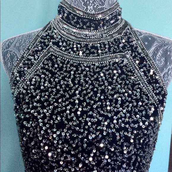 LAURENCE KAZAR NY Size L SEQUENCED GOWN - Picture 2 of 11